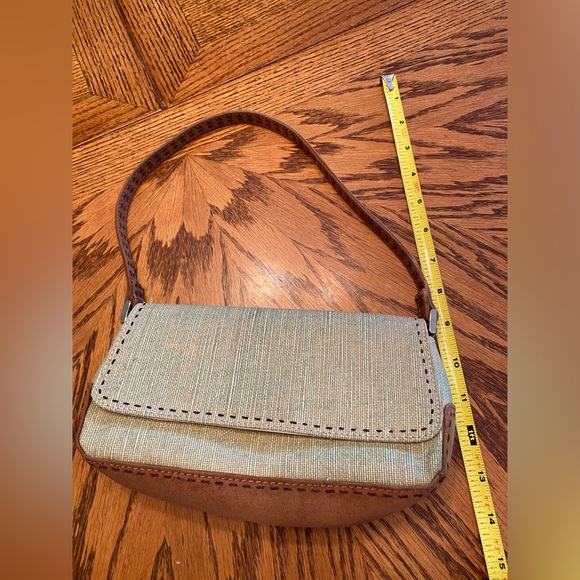 Liz Claiborne Small Shoulder Bag Purse - Picture 2 of 5